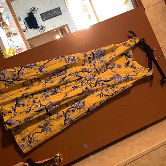 Dress - Picture 4 of 5